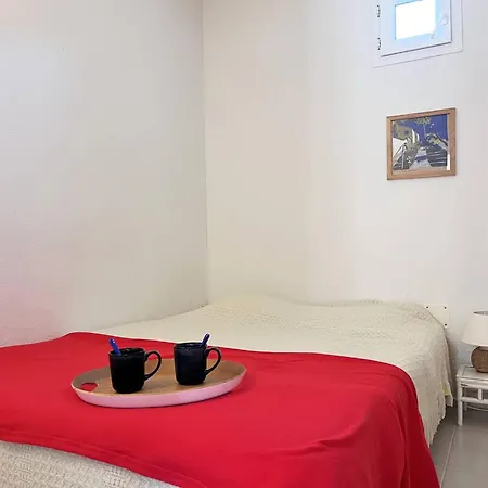 2 Pièces Avec Terrasse, Proche Et Commerces, Parking Privé, Au Lavandou - Fr-1-251-538 Appartement